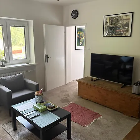 Apartment 1 Bedroom Flat Own Entrance *