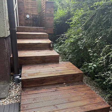 Apartment 1 Bedroom Flat Own Entrance *