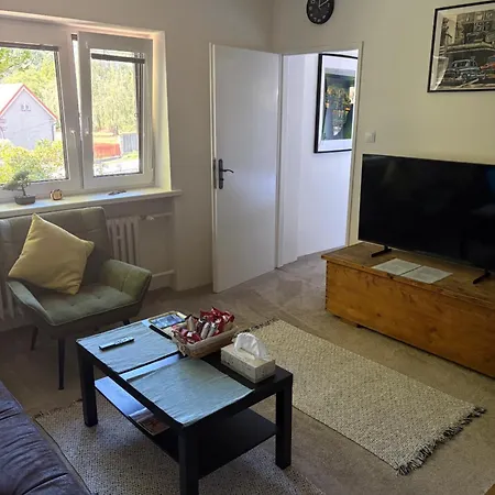 1 Bedroom Flat Own Entrance